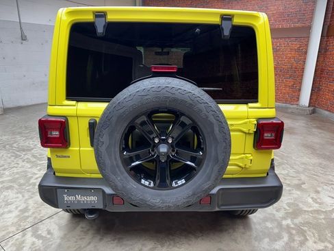 Used 2022 Jeep Wrangler Unlimited Sahara image 4