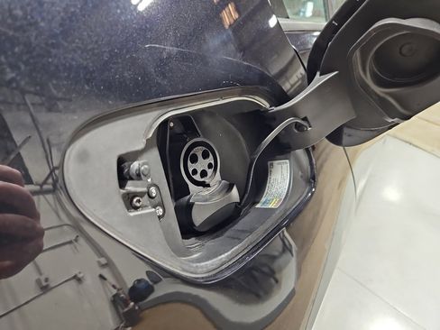 Used 2019 Volkswagen e-Golf SEL Premium image 5