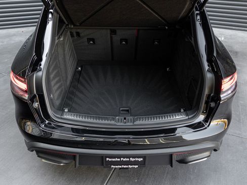 New 2026 Porsche Macan AWD/4WD image 29