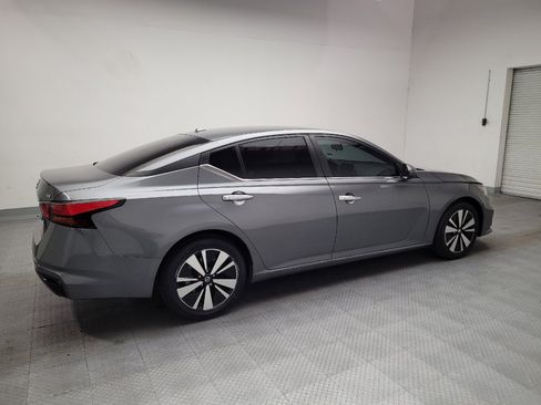 Used 2022 Nissan Altima 2.5 SV FWD image 10