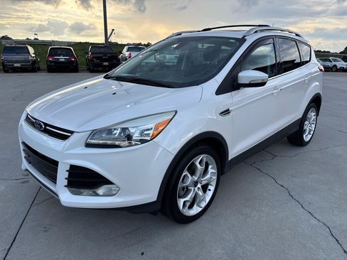 Used 2013 Ford Escape Titanium w/ Class II Trailer Tow Pkg FWD image 8
