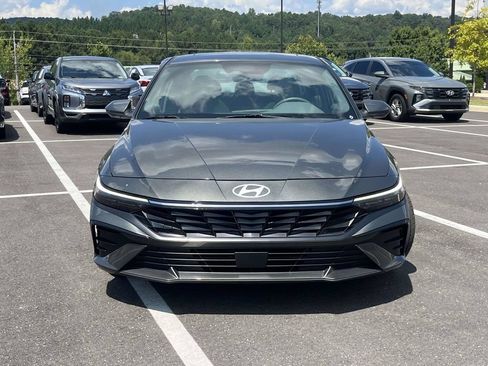 Certified 2024 Hyundai Elantra SEL w/ Convenience Package FWD image 8