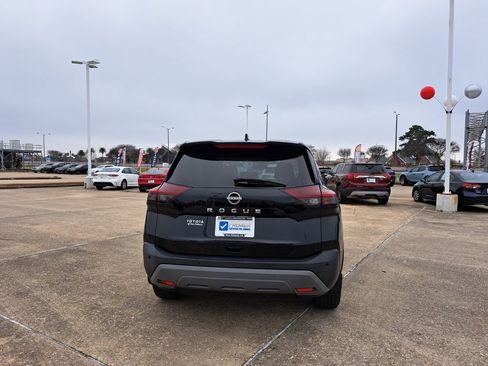 Used 2023 Nissan Rogue S image 6