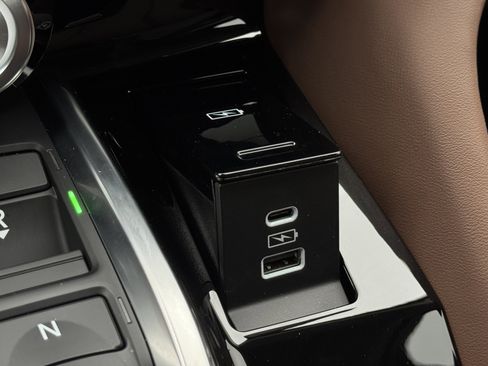 Used 2025 Acura MDX SH-AWD w/ Technology Package image 29