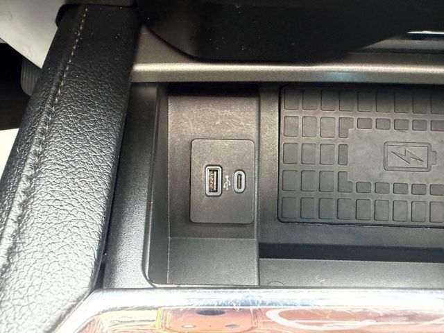 Used 2020 Ford Expedition XLT w/ Equipment Group 202A AWD/4WD image 27