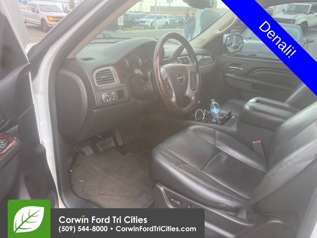 Used 2012 GMC Yukon Denali AWD/4WD image 6