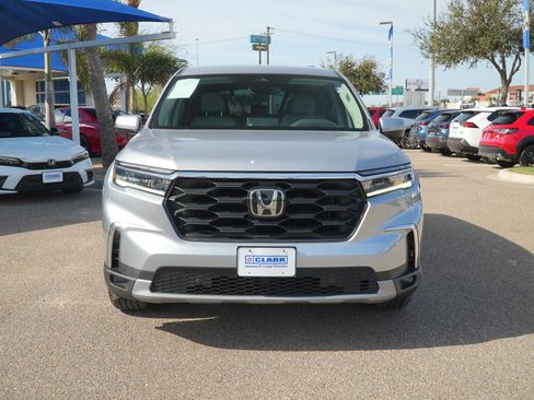 Used 2025 Honda Pilot EX-L image 2