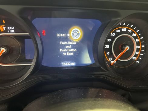 Used 2024 Jeep Gladiator Sport AWD/4WD image 7