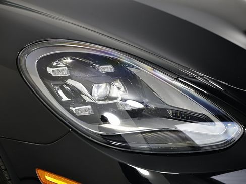 Certified 2023 Porsche Panamera 4S image 17
