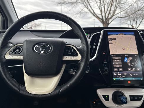 Used 2017 Toyota Prius Prime Advanced image 14