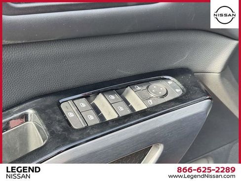 Used 2023 Nissan Pathfinder SL image 15