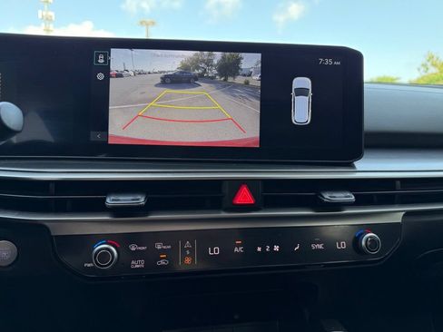 Certified 2025 Kia Sorento EX w/ Panoramic Sunroof Package FWD image 17