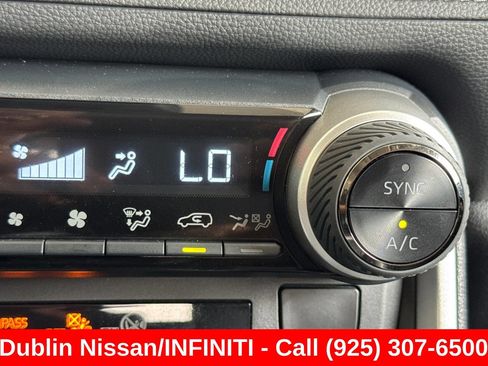 Used 2025 Toyota RAV4 XLE AWD/4WD image 31