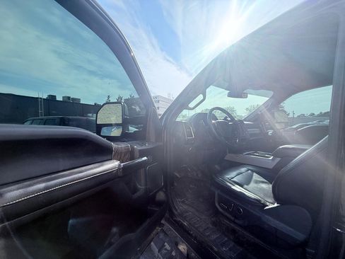 Used 2018 Ford F350 Lariat w/ Chrome Package AWD/4WD image 9