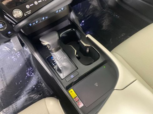 Used 2025 Lexus ES 350 w/ Premium Package FWD image 22