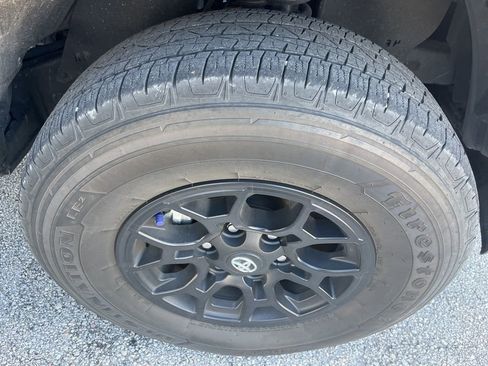 Used 2022 Toyota Tacoma SR5 w/ Technology Package image 11