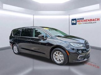 Used 2024 Chrysler Pacifica Touring-L FWD video 2