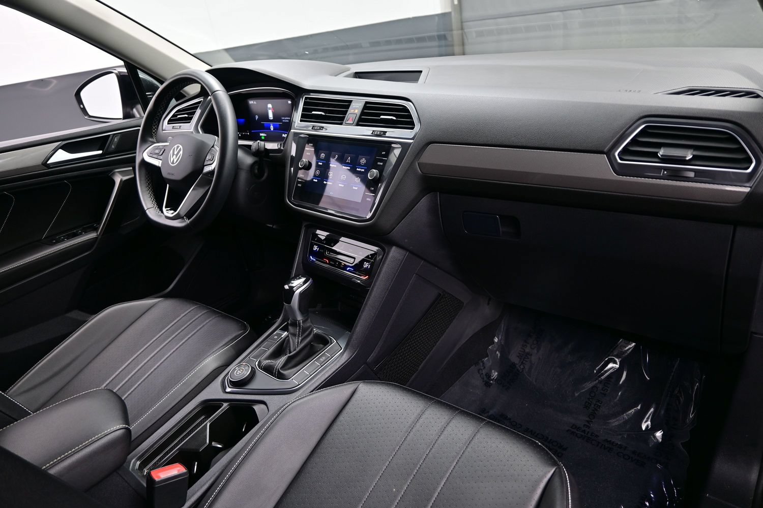 Used 2022 Volkswagen Tiguan SE AWD/4WD image 15