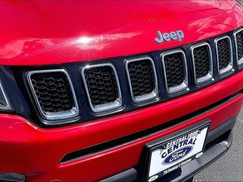 Used 2018 Jeep Compass Latitude w/ Popular Equipment Group FWD image 26