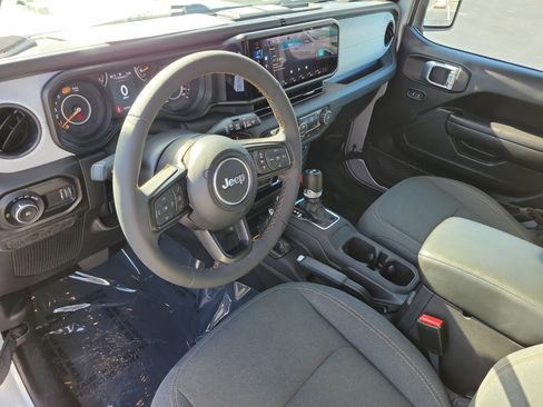 Used 2024 Jeep Wrangler Unlimited Sport AWD/4WD image 23