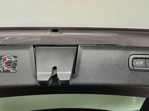 New 2026 Volvo XC90 B6 Plus w/ Protection Package Premier AWD/4WD image 45
