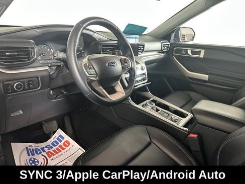 Used 2023 Ford Explorer XLT w/ Equipment Group 202A AWD/4WD image 17
