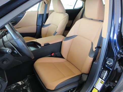 Used 2025 Lexus ES 300h w/ Premium Package FWD image 31