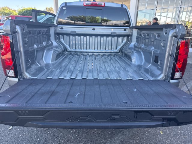 Used 2025 Chevrolet Colorado W/T RWD image 24