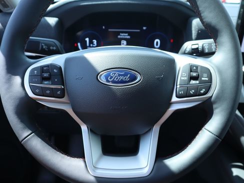 New 2026 Ford Explorer Active w/ Active Comfort Package RWD image 3