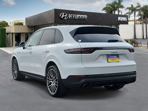 Used 2022 Porsche Cayenne Platinum Edition image 5