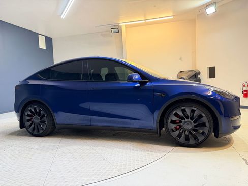 Used 2023 Tesla Model Y Performance AWD/4WD image 8