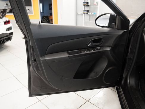 Used 2015 Chevrolet Cruze LT image 5
