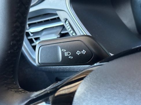 Used 2025 Ford Escape Platinum AWD/4WD image 36