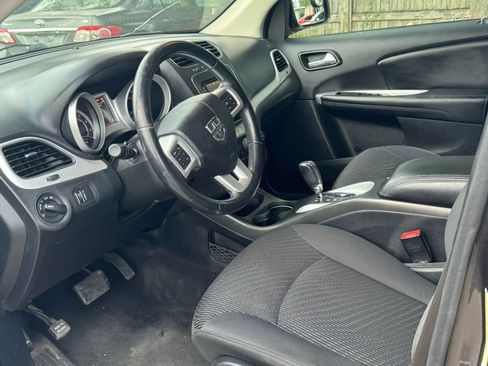 Used 2018 Dodge Journey SE w/ Popular Equipment Group FWD image 16