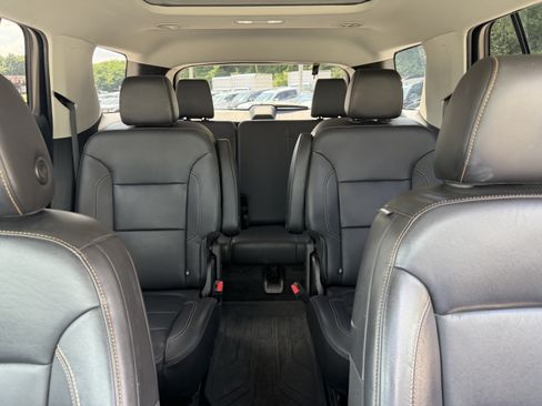 Used 2020 Chevrolet Traverse LT w/ LT Premium Package AWD/4WD image 15