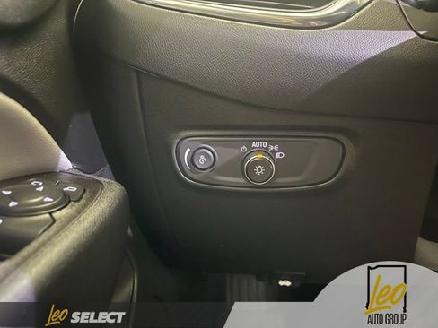 Used 2021 Chevrolet Equinox LS w/ LS Convenience Package AWD/4WD image 25