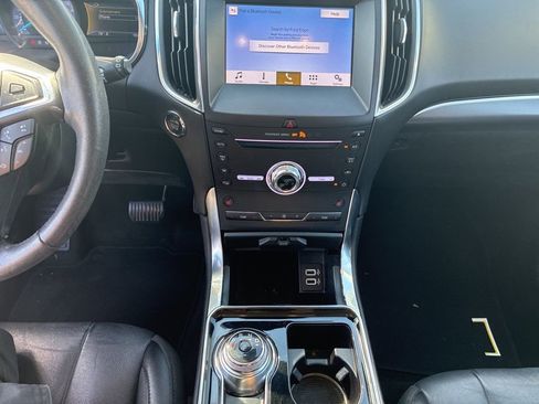 Used 2019 Ford Edge Titanium image 20