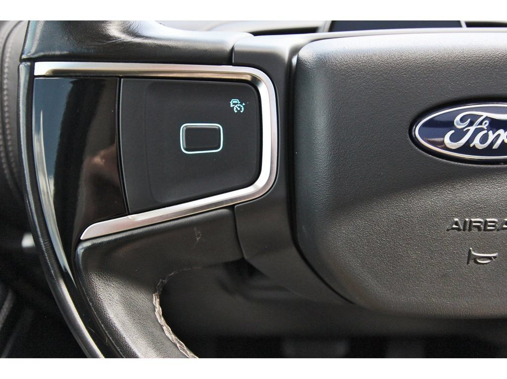 Used 2025 Ford Expedition Platinum AWD/4WD image 22