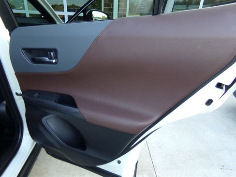 Used 2022 Toyota Venza Limited w/ Advanced Technology Package image 52