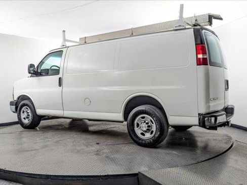 Used 2015 Chevrolet Express 3500 RWD image 6