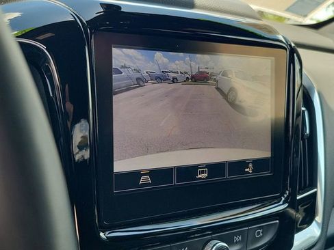 Used 2023 Chevrolet Traverse LT FWD image 31