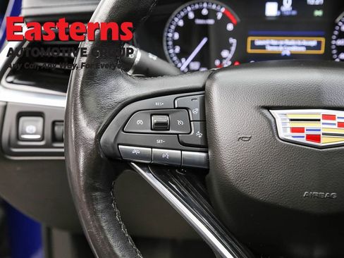 Used 2023 Cadillac XT6 Premium Luxury image 15