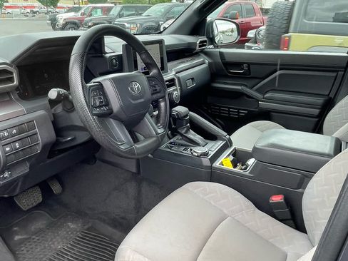 Used 2024 Toyota Tacoma SR5 AWD/4WD image 8
