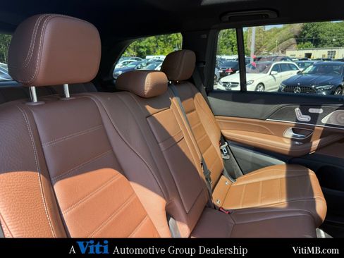 Certified 2025 Mercedes-Benz GLS 450 4MATIC w/ Pinnacle Trim Package image 28