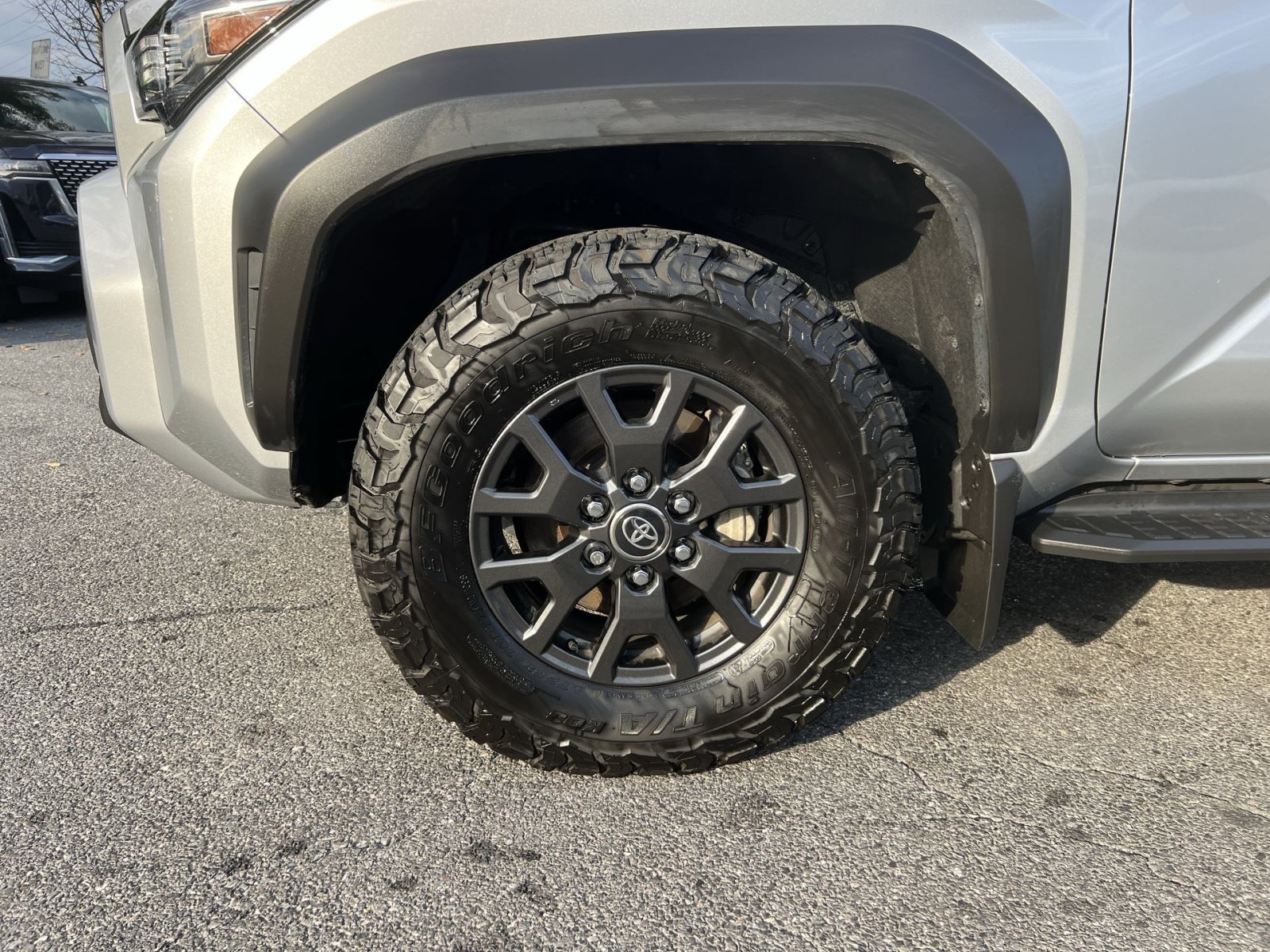 Used 2025 Toyota 4Runner SR5 AWD/4WD image 12