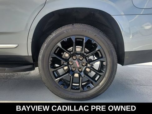 Used 2023 GMC Yukon SLT AWD/4WD image 14