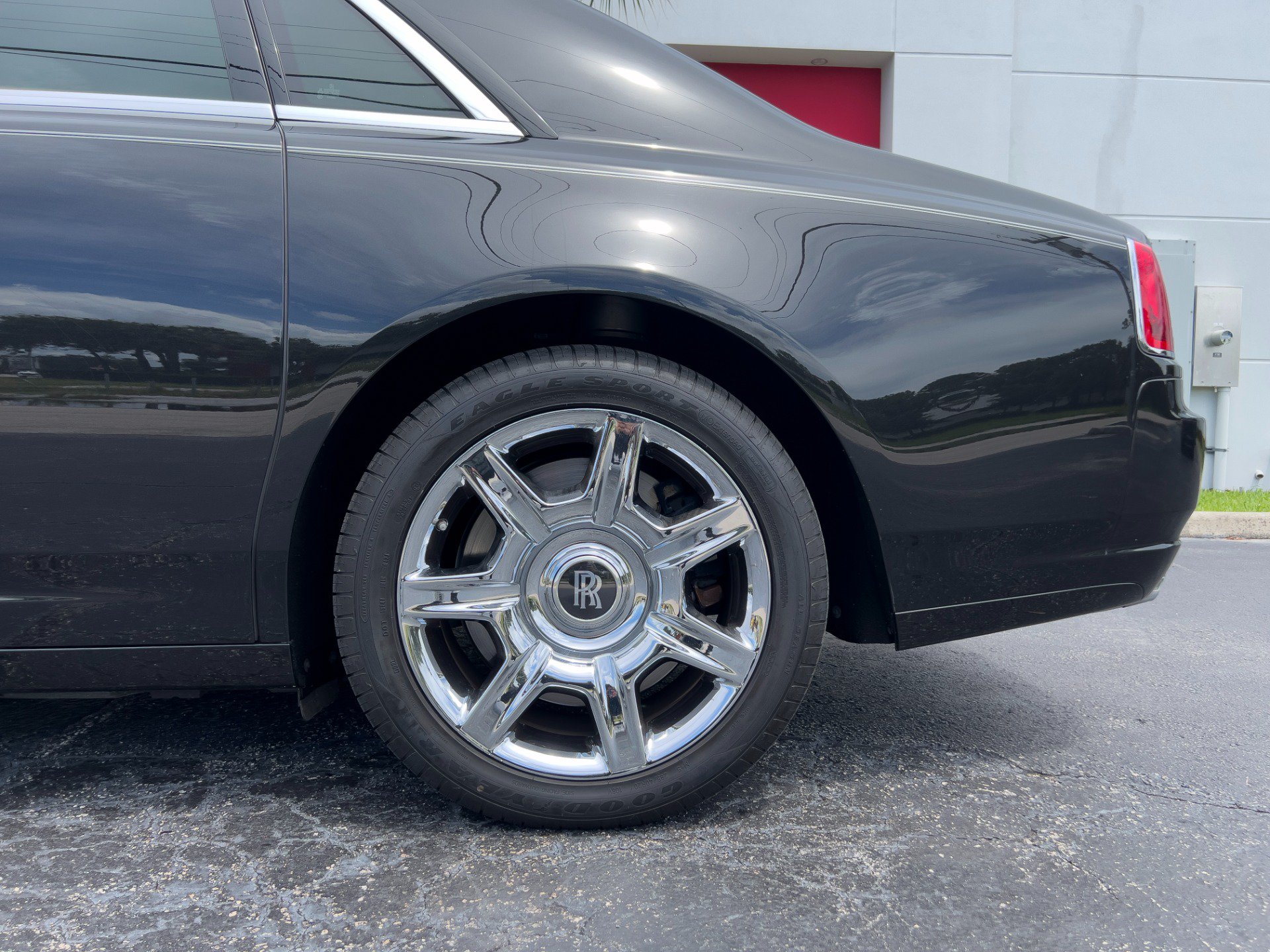 Used 2013 Rolls-Royce Ghost RWD image 43