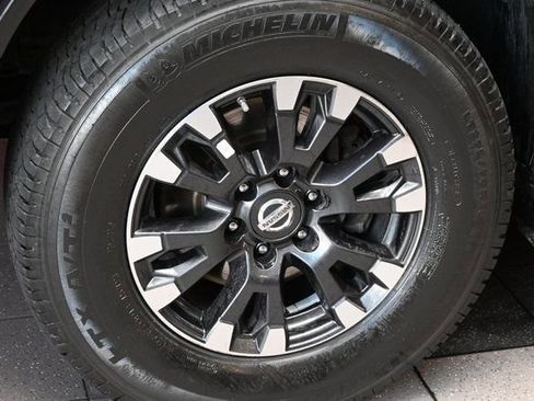 Used 2019 Nissan Titan PRO-4X w/ Pro-4x Convenience Package image 18