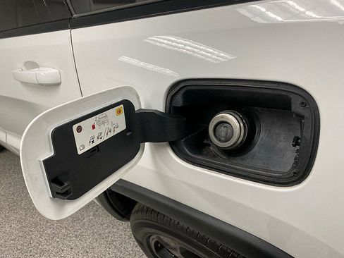 Used 2019 Jeep Grand Cherokee Laredo image 13