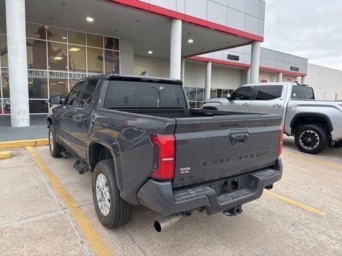 Used 2025 Toyota Tacoma SR5 AWD/4WD image 6